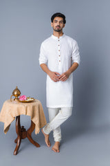 safed suti kurta